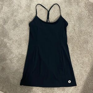 Vuori athletic dress